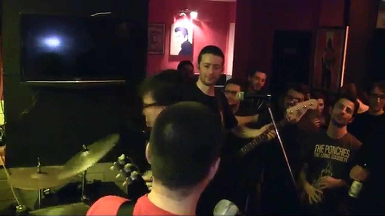 F.U.G. feat. Totò Trasher - Stinking Hippies (live at Rocket Bar, Jan. 2013).avi