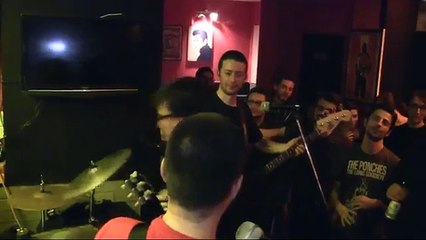 F.U.G. feat. Totò Trasher - Stinking Hippies (live at Rocket Bar, Jan. 2013).avi