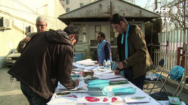 Iran reformists hold rally on first campaign day