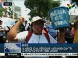 Miles de peruanos marchan contra la privatización del agua