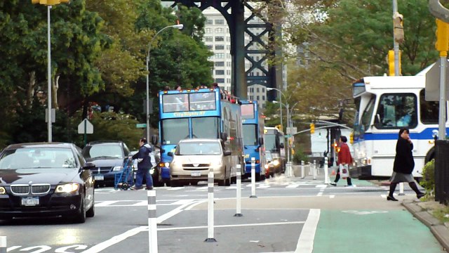 MTA Bus Company 1998 Orion V CNG 7285 On The QM11 @ Pike & Henry Streets
