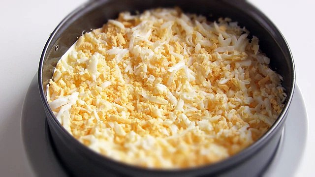 САЛАТ КРАБОВАЯ СЛОЙКА от VIKKAvideo-Простые рецепты