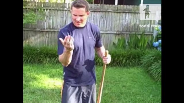 Toddler holds a worm for the first time. Then he eats it! - Babies and Food - toddletale