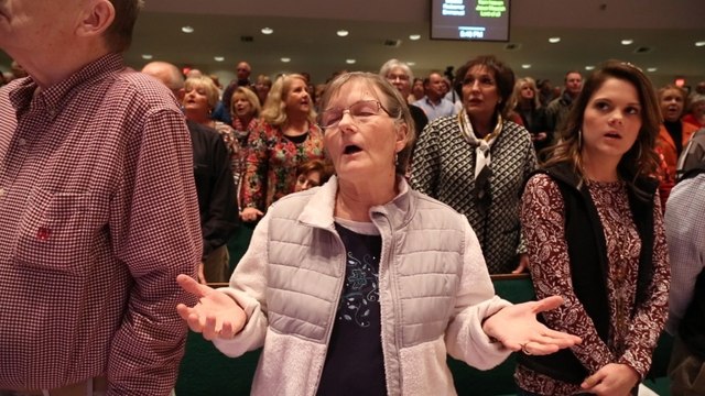 Trump divides South Carolina's evangelicals