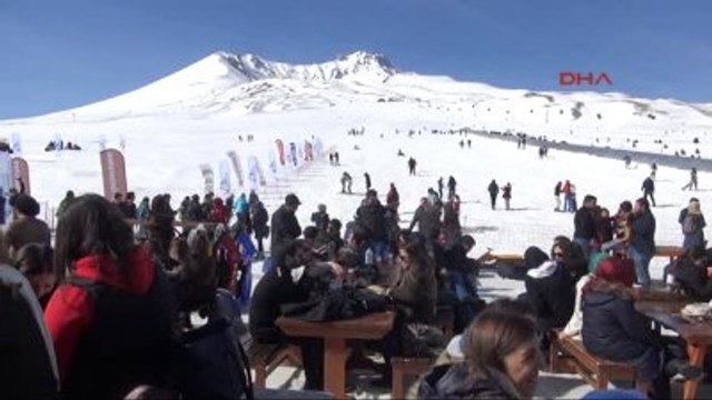 Kayseri Tıklım Tıklım Dolan Erciyes En Ucuz Kayak Merkezi