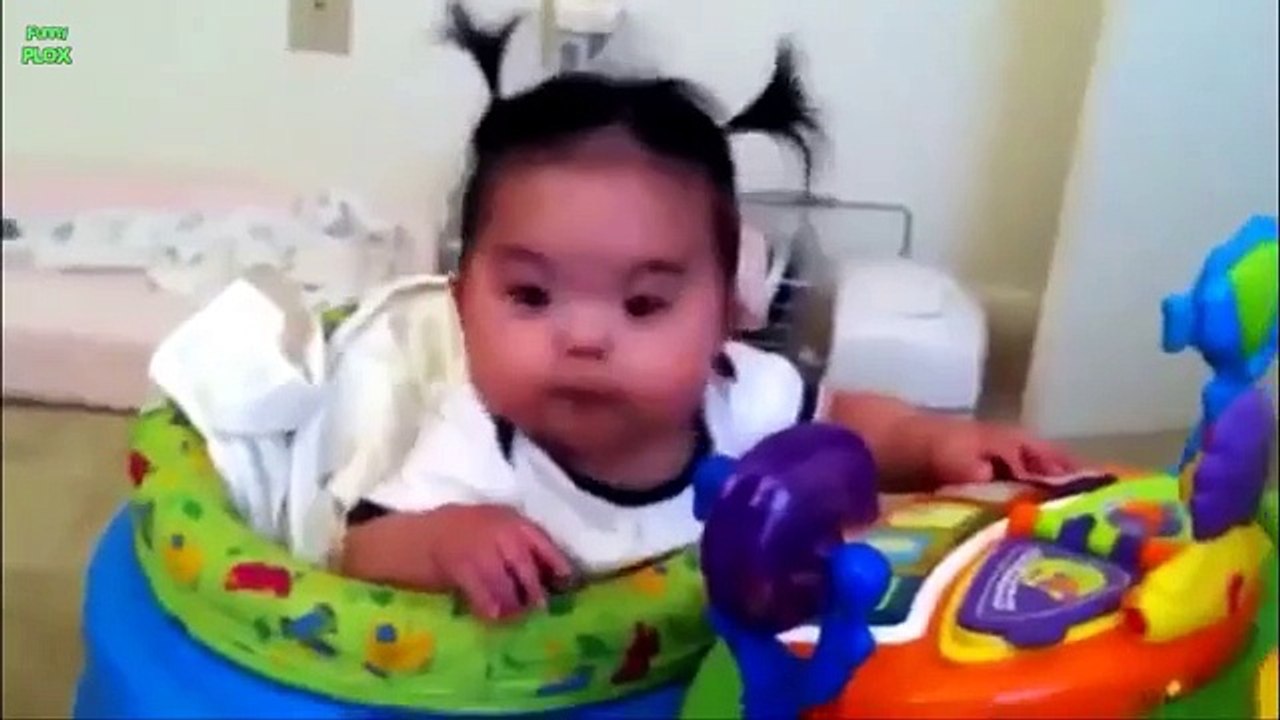 Babies Scared of Farts Compilation 2013