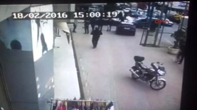 Park Nedeniyle Tartıştığı Kişiyi Vurdu; O Anlar Kameraya Yansıdı