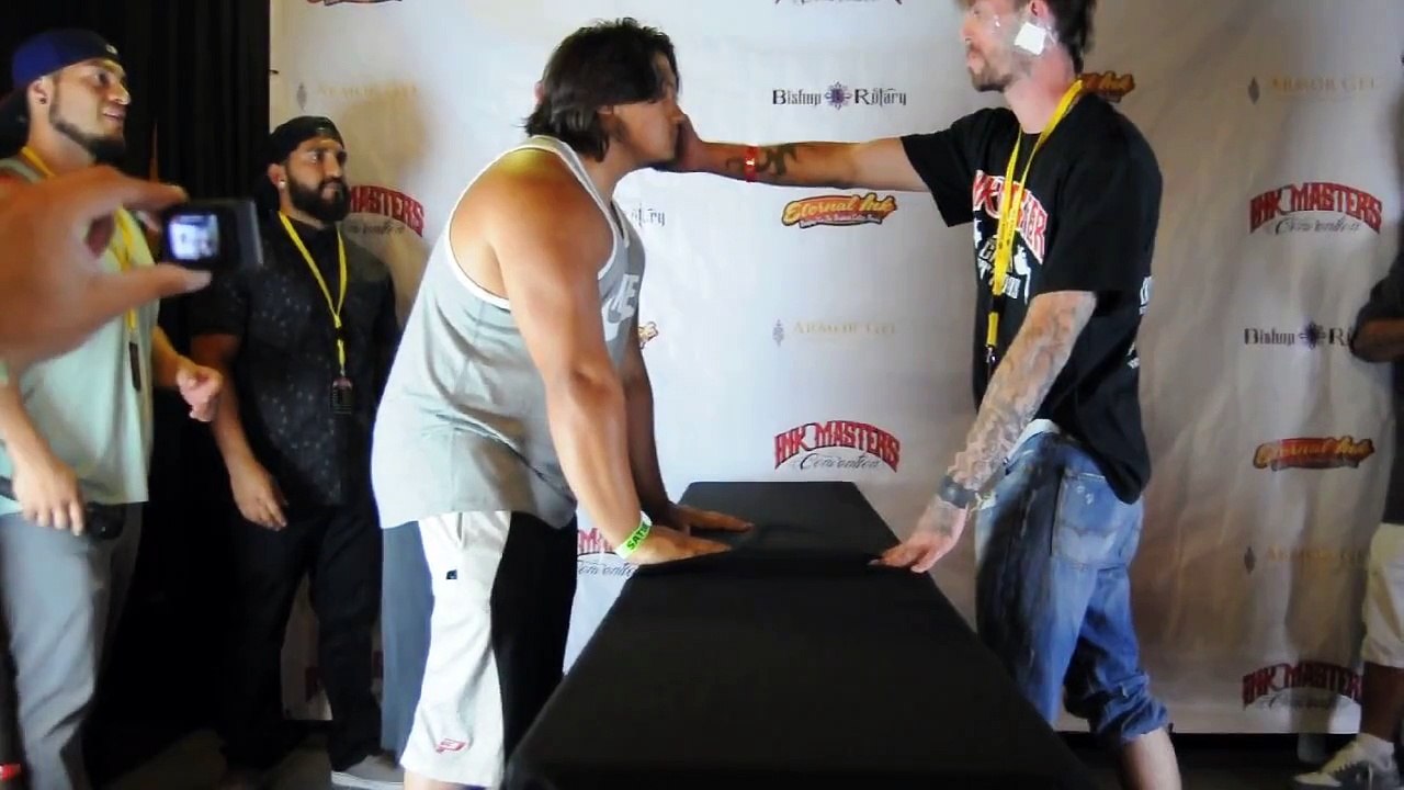 KO lors d'un championnat de claques dans la gueule