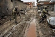 Sur'da Özel Kuvvetler Komutanlığı Timinin İçinde Bulunduğu Eski Bina Çöktü