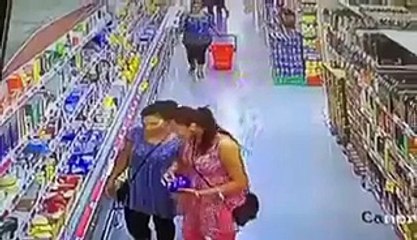 زوز بنات توانسة تشدو بالكمشة يسرقوا  !!!!!