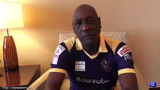 Which Pakistani bowler is dangerous according to Viv Richards?