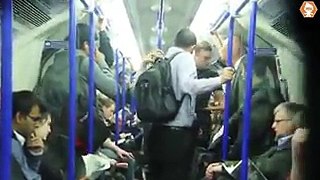 What a Brave Muslim Did When Beautiful Girl Harrased By A Man in Train