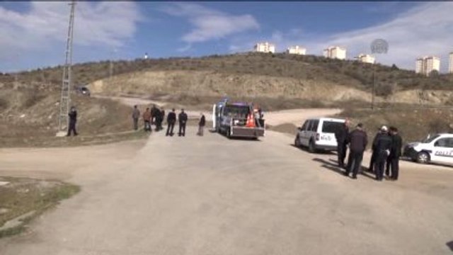 Tapulu Arazim Dedi Yolu Trafiğe Kapattı