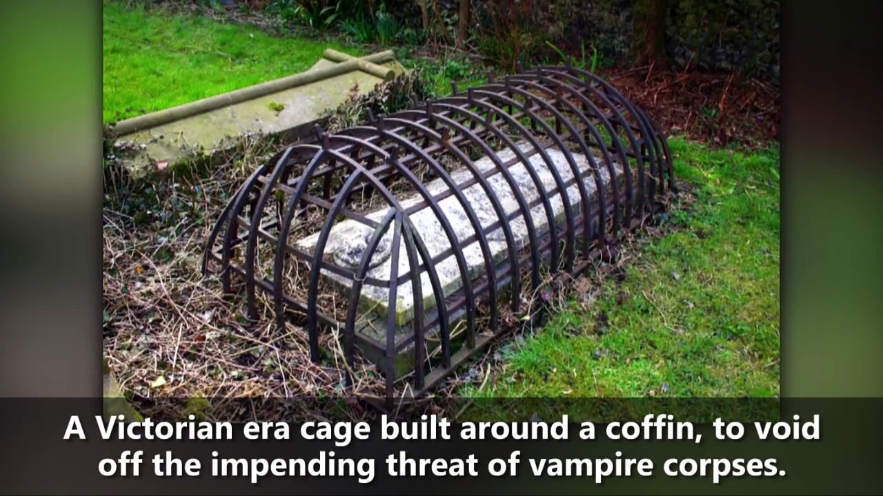 30 Horrifying Old Photos Of All Time