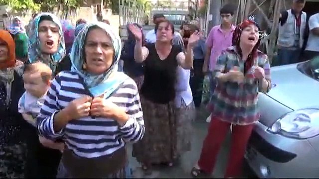 Hatay'ın anavatana katılış törenlerinde su protestosu