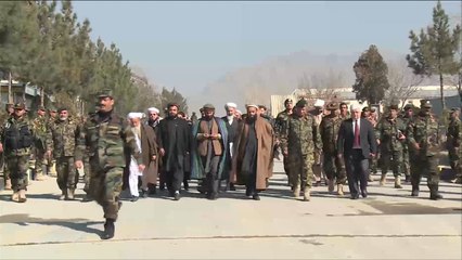 الجيش الأفغاني يستعين بعلماء دين لبناء الثقة مع الشعب