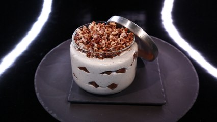 Mousse légère ivoire, croustillant chocolat, noix et café par Christophe Michalak (#DPDC)