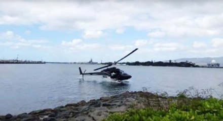 Hawaii'de Helikopter Suya Çakıldı