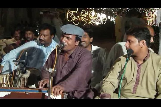 mehfil dande waal 04-10-2015 Allah look qawwal dheere dheere more angana moeen ud deen a gaye_xvid