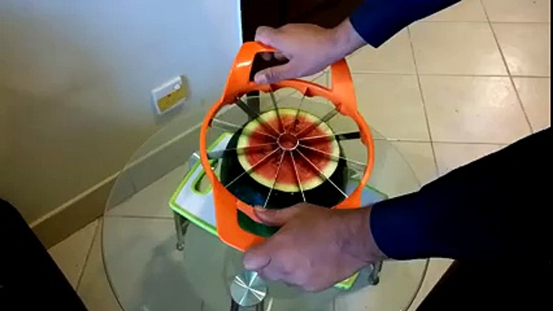 how to cut watermelon with style.