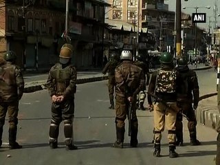 Srinagar: Youth clashes with police, thanks JNU for supporting Afzal