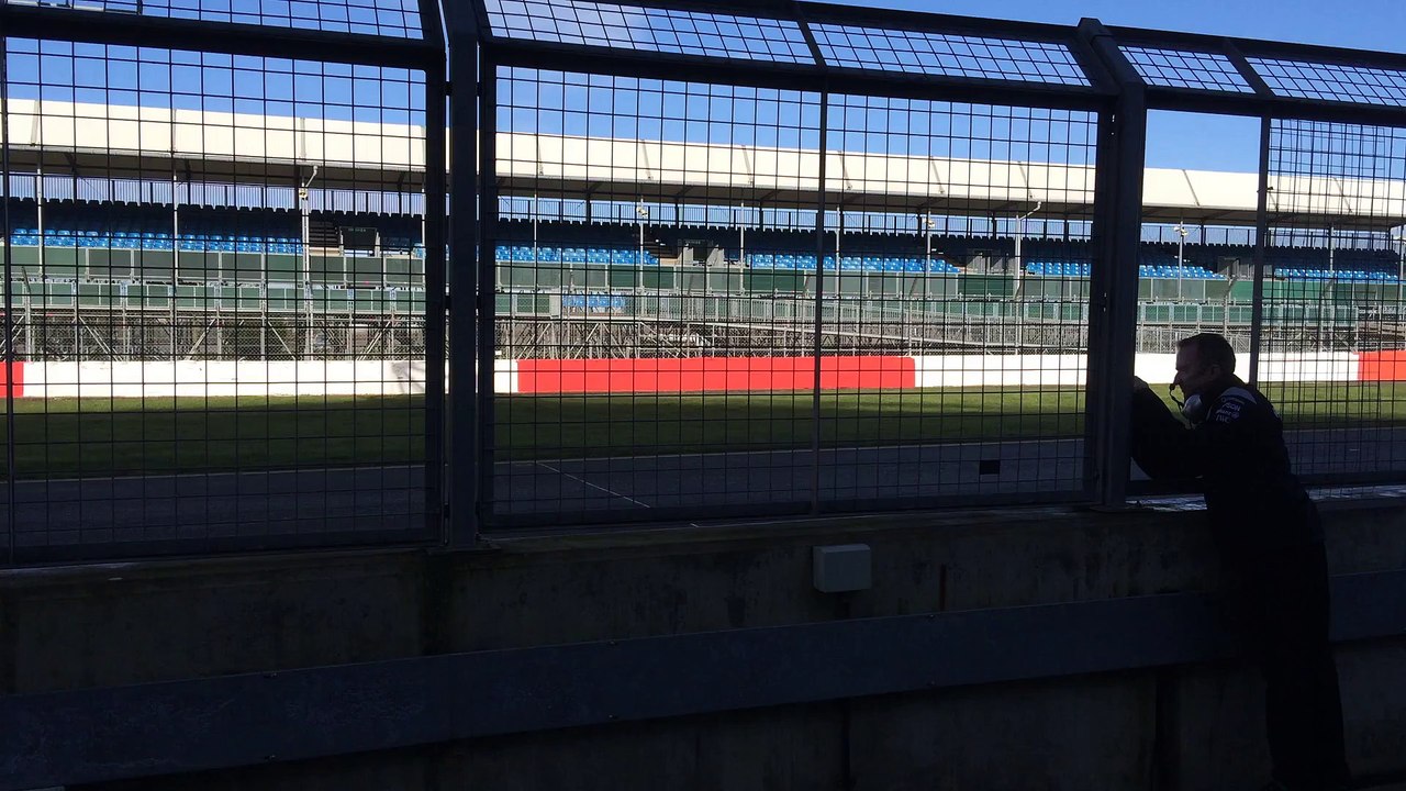 El nuevo Mercedes W07 se estrena en Silverstone