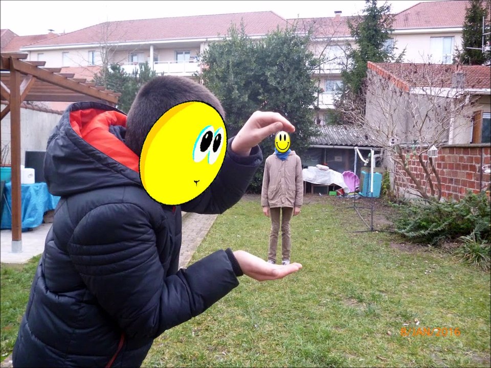 " Le lointain à  portée de main.."