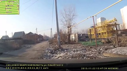 неадекватный мужик за рулем(crash)