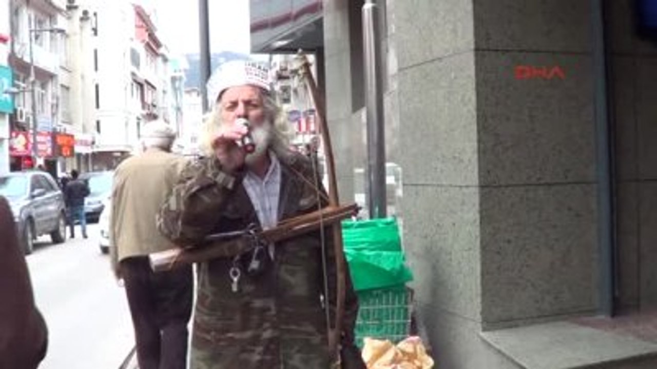 Ordu Borsanın Önünde Fındık Fiyatını Protesto İçin Benzinle Fındık Yaktı