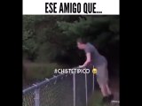 Intento brincar la serca al estilo de sus amigos pero no tomo la medida correcta