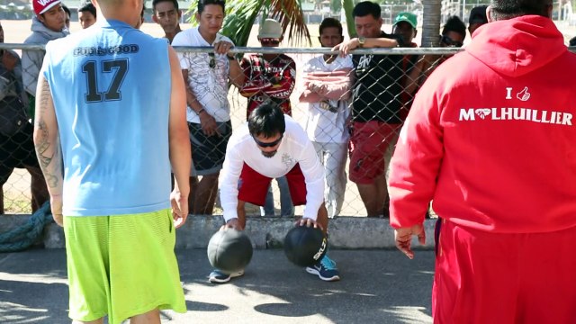 Boxeador admite comentários homofóbicos