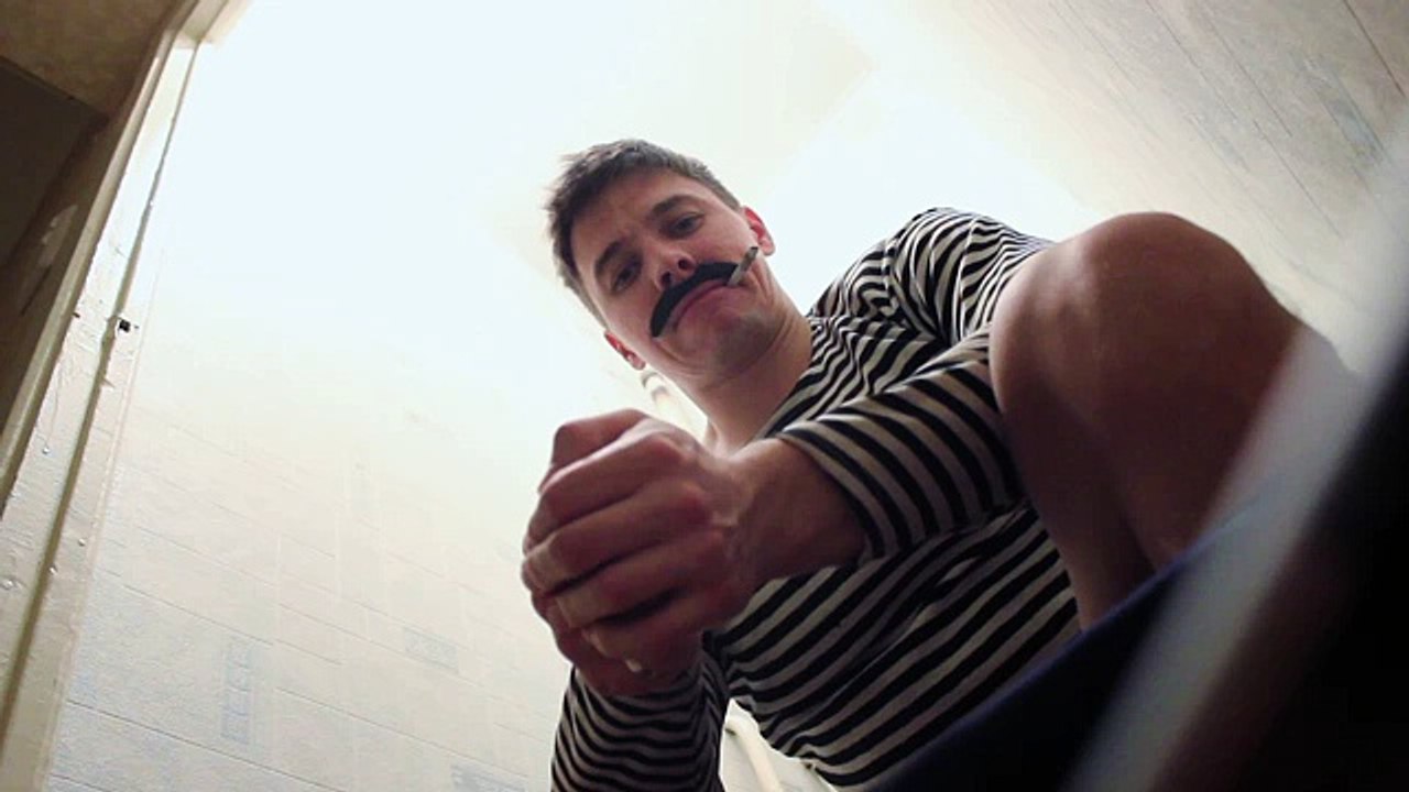 Когда забыл телефон в туалете by Oreshek