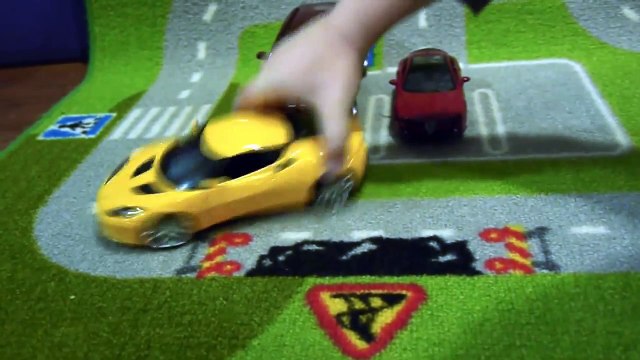 Arabalar Çocuk şarkısı 5 oyuncak araba (песенка про машинки на турецком языке)