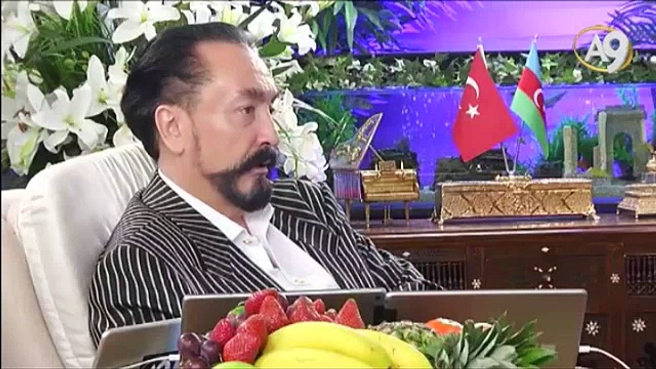 L'Interview d'Adnan Oktar en direct sur A9 TV avec la traduction simultanée (09.02.2016)
