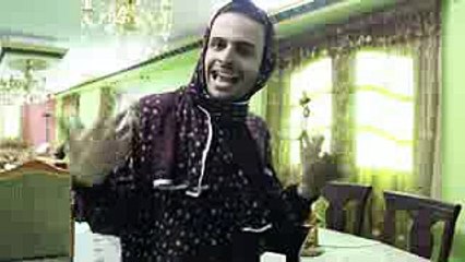 كل حاجه عند اهلك سببها الموبايل