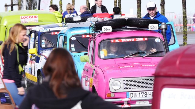 Raid 4L Trophy 2016 - JT2 : Départ officiel du 4L Trophy 2016