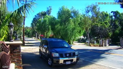 Un ladron roba a Larry Hernández