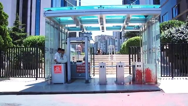 İsrail Başkonsolosluğu önünde boyalı eylem