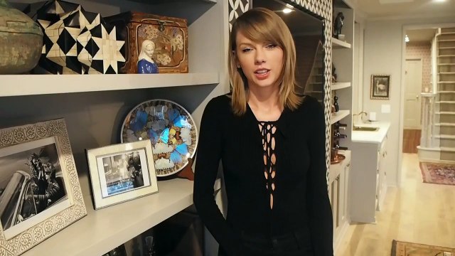 NME AWARDS 2016: Taylor Swift Accepts Best International Solo Artist Award Supported By Nikon