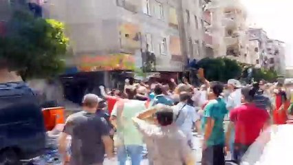 Patlamada mahsur kalan hamile kadın böyle atladı