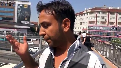 Üst geçit korkuluğuna çarpan küçük kız, az daha kör oluyordu