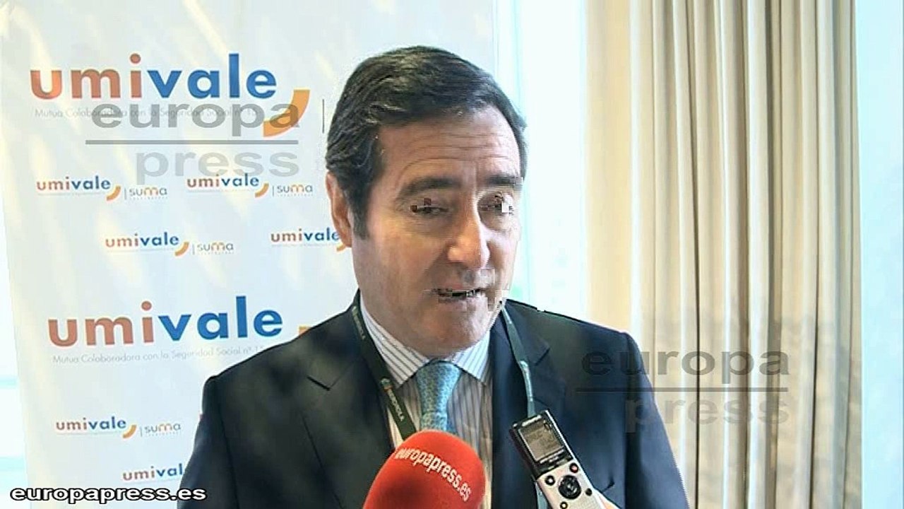 CEOE pide a los partidos moderados que hablen