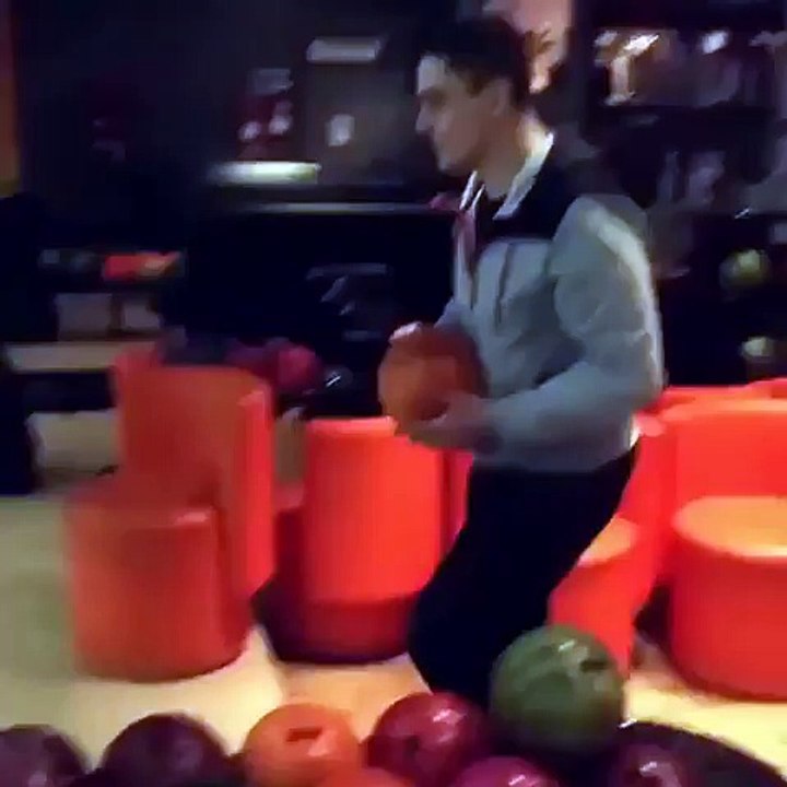 Gagal deh main bowlingnya