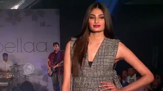 Athiya Shetty Flaunts Her Fashion On The Ramp - Hot Or Not ? (720p Full HD) (720p FULL HD)