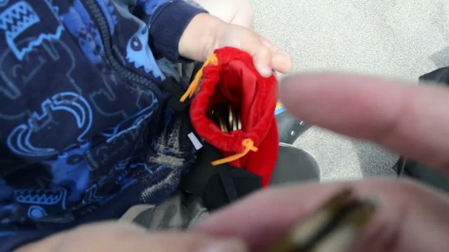 Pirate toys - Melissa & Doug Wooden Pirates Chest - treasure found! Toy videos for kids