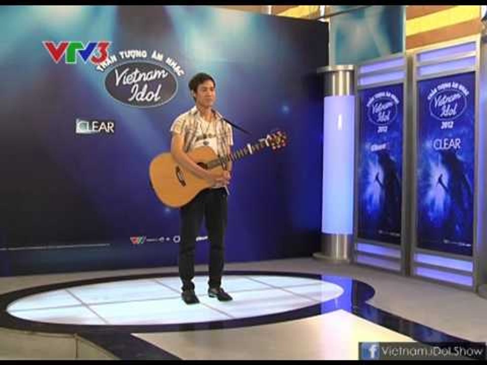 [Vietnam Idol 2012] Nguyễn Thanh Hưng sáng tác và biểu diễn bài "Tìm Về Lời Ru"