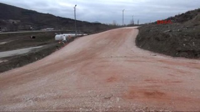Tokat Vatandaş 'Tapulu Arazim' Diye Kapattı, Belediye Alternatif Yol Yaptı