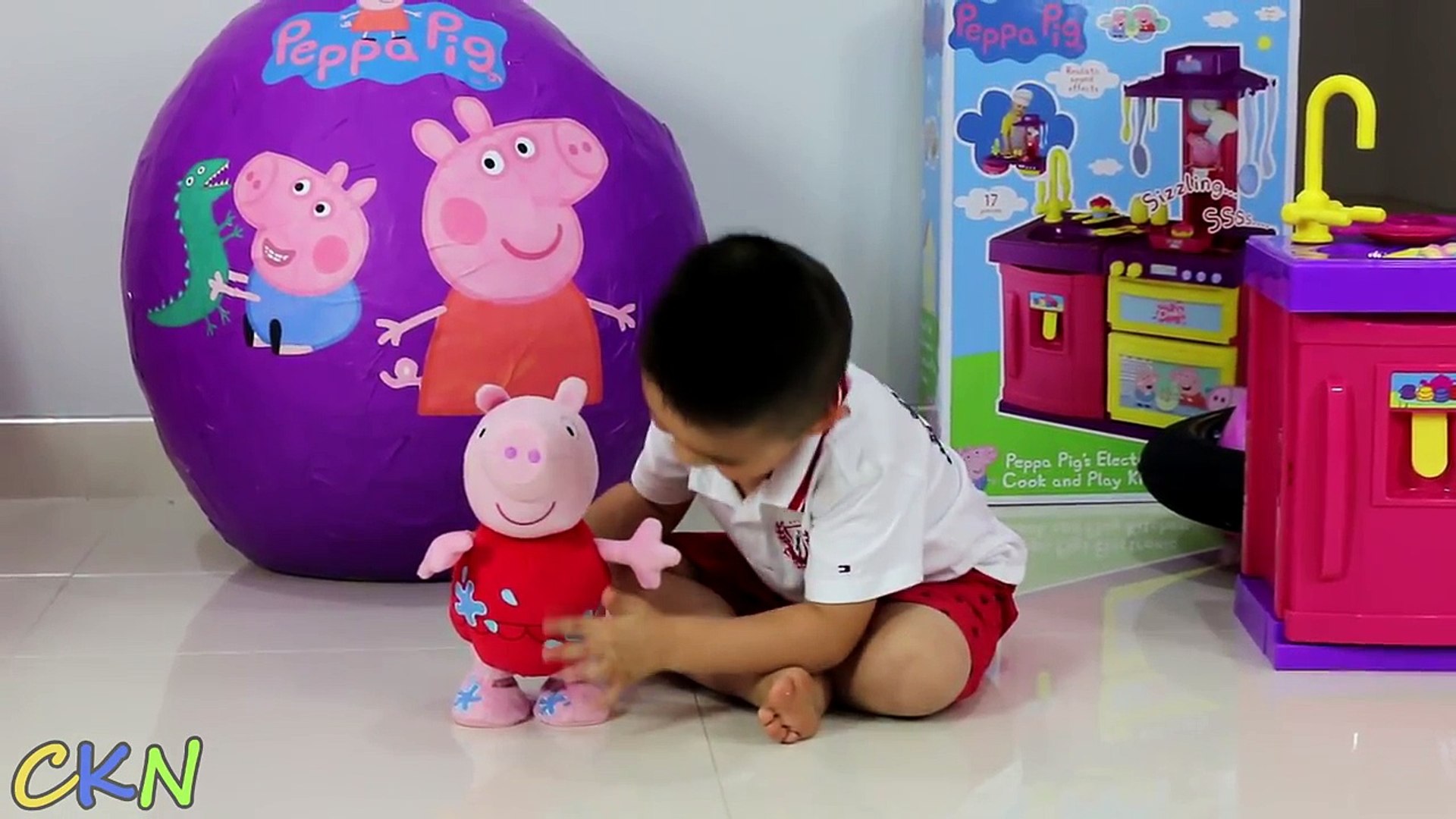 Peppa pig giant store surprise egg