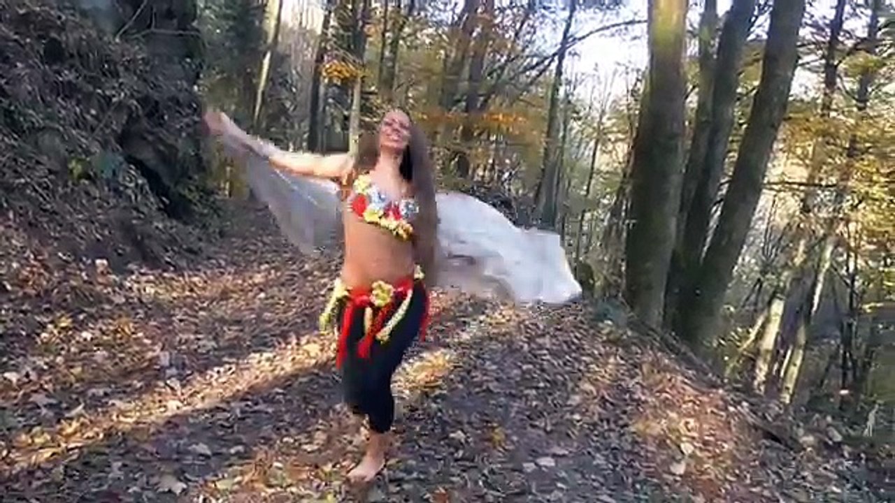 El Alem Allah - Amr Diab العالم الله - عمرو دياب - Isabella Belly Dance - HD