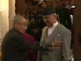 Nepal PM Oli meets President Mukherjee
